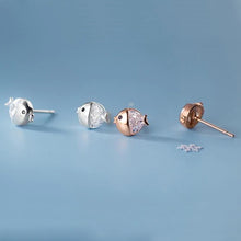 Laden Sie das Bild in den Galerie-Viewer, Zikonia Fisch Ohrstecker aus Silber