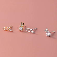 Laden Sie das Bild in den Galerie-Viewer, Hasen Karotten Ohrstecker aus Silber