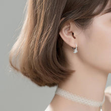 Laden Sie das Bild in den Galerie-Viewer, Muschel-Stern-Perlen Ohrring aus Silber