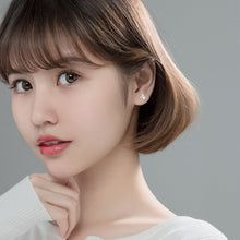 Laden Sie das Bild in den Galerie-Viewer, Kleeblatt Ohrstecker aus Silber