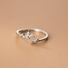 Laden Sie das Bild in den Galerie-Viewer, Zirkonia Zweig Ring aus Silber