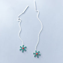 Laden Sie das Bild in den Galerie-Viewer, Grüne Schneeflocken Ohrstecker aus Silber