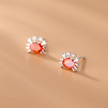 Laden Sie das Bild in den Galerie-Viewer, Krabben Ohrstecker aus Silber