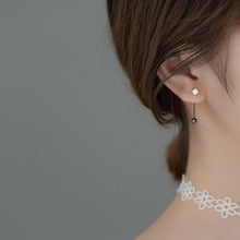Laden Sie das Bild in den Galerie-Viewer, Kugel Kristall Ohrstecker aus Silber