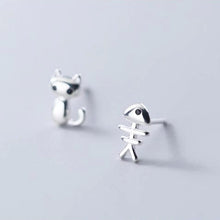 Laden Sie das Bild in den Galerie-Viewer, Katzen-Fischgreten Ohrstecker aus Silber
