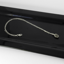 Laden Sie das Bild in den Galerie-Viewer, Kieferzapfen Halskette