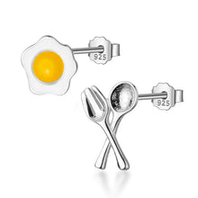 Laden Sie das Bild in den Galerie-Viewer, Eier Ohrstecker aus Silber