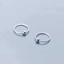 Laden Sie das Bild in den Galerie-Viewer, Kugel Ohrringe aus Silber