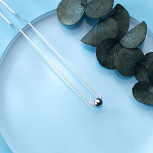 Laden Sie das Bild in den Galerie-Viewer, Kugel Halskette aus Silber