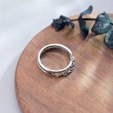 Laden Sie das Bild in den Galerie-Viewer, Ketten Ring aus Silber