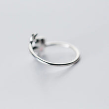 Laden Sie das Bild in den Galerie-Viewer, Kirschblüten Ring aus Silber