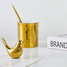 Laden Sie das Bild in den Galerie-Viewer, Vogel Ringhalter aus Keramik