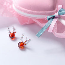 Laden Sie das Bild in den Galerie-Viewer, Rentier Ohrstecker aus Silber