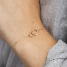 Laden Sie das Bild in den Galerie-Viewer, Infinity Armband