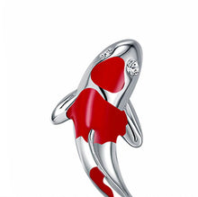 Laden Sie das Bild in den Galerie-Viewer, Koifisch Ohrstecker aus Silber