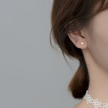 Laden Sie das Bild in den Galerie-Viewer, Stern Ohrstecker aus Silber
