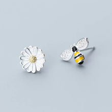 Laden Sie das Bild in den Galerie-Viewer, Bienen Blumen Ohrstecker aus Silber