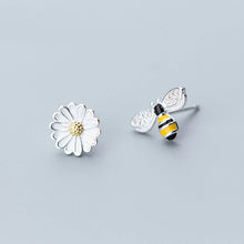 Laden Sie das Bild in den Galerie-Viewer, Bienen Blumen Ohrstecker aus Silber
