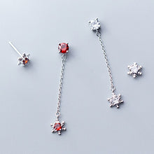 Laden Sie das Bild in den Galerie-Viewer, Schneeflocken Ohrstecker aus Silber