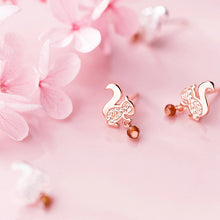 Laden Sie das Bild in den Galerie-Viewer, Eichhörnchen Ohrstecker aus Silber