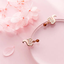 Laden Sie das Bild in den Galerie-Viewer, Eichhörnchen Ohrstecker aus Silber