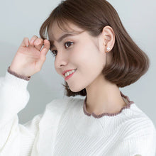 Laden Sie das Bild in den Galerie-Viewer, Eichhörnchen Ohrstecker aus Silber