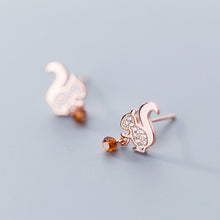 Laden Sie das Bild in den Galerie-Viewer, Eichhörnchen Ohrstecker aus Silber