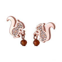 Laden Sie das Bild in den Galerie-Viewer, Eichhörnchen Ohrstecker aus Silber