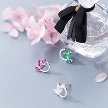 Laden Sie das Bild in den Galerie-Viewer, Lorbeer Ohrstecker aus Silber