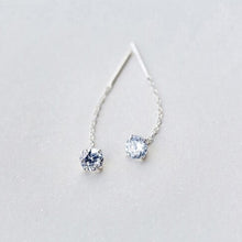 Laden Sie das Bild in den Galerie-Viewer, Kristall Ohrringe aus Silber