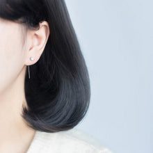 Laden Sie das Bild in den Galerie-Viewer, Kristall Ohrringe aus Silber