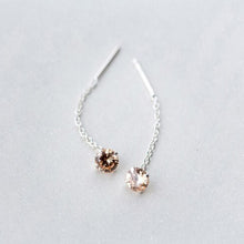 Laden Sie das Bild in den Galerie-Viewer, Kristall Ohrringe aus Silber