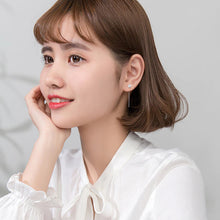 Laden Sie das Bild in den Galerie-Viewer, Kristall Ohrringe aus Silber