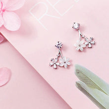Laden Sie das Bild in den Galerie-Viewer, Zirkonia Blumen Ohrstecker aus Silber