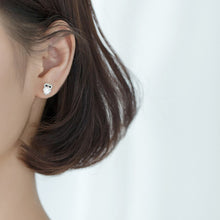 Laden Sie das Bild in den Galerie-Viewer, Eulen Ohrstecker aus Silber