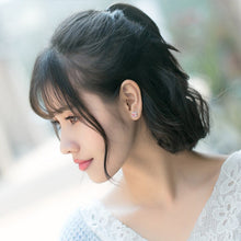 Laden Sie das Bild in den Galerie-Viewer, Pink Weisse Blumen Ohrstecker aus Silber