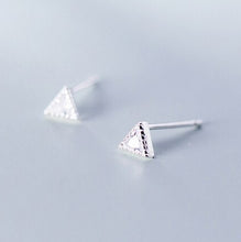 Laden Sie das Bild in den Galerie-Viewer, Dreieck Ohrstecker aus Silber