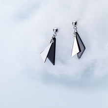 Laden Sie das Bild in den Galerie-Viewer, Dreieck-Tropfen Ohrstecker aus Silber