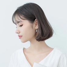 Laden Sie das Bild in den Galerie-Viewer, Dreieck-Tropfen Ohrstecker aus Silber