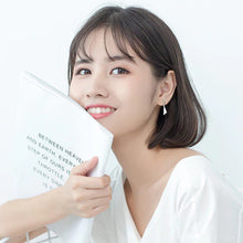 Laden Sie das Bild in den Galerie-Viewer, Dreieck-Tropfen Ohrstecker aus Silber