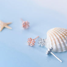 Laden Sie das Bild in den Galerie-Viewer, Kleeblatt Ohrstecker aus Silber