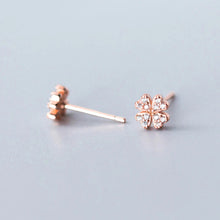 Laden Sie das Bild in den Galerie-Viewer, Kleeblatt Ohrstecker aus Silber