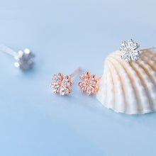 Laden Sie das Bild in den Galerie-Viewer, Kleeblatt Ohrstecker aus Silber