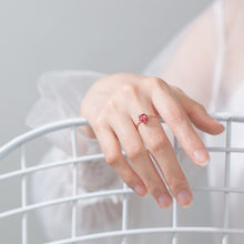 Laden Sie das Bild in den Galerie-Viewer, Roter Katzen Ring aus Silber