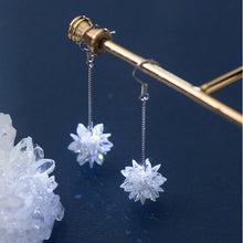 Laden Sie das Bild in den Galerie-Viewer, Schneeflocken Kristall Ohrringe aus Silber