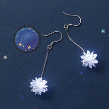 Laden Sie das Bild in den Galerie-Viewer, Schneeflocken Kristall Ohrringe aus Silber