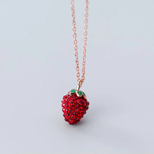 Laden Sie das Bild in den Galerie-Viewer, Erdbeer Halskette aus Silber