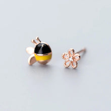 Laden Sie das Bild in den Galerie-Viewer, Bienen Ohrstecker aus Silber