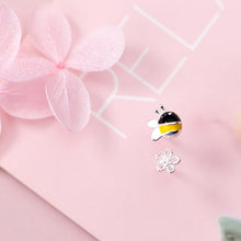 Laden Sie das Bild in den Galerie-Viewer, Bienen Ohrstecker aus Silber