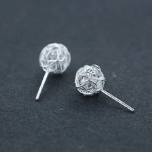 Laden Sie das Bild in den Galerie-Viewer, Steppenläufer Ohrstecker aus Silber